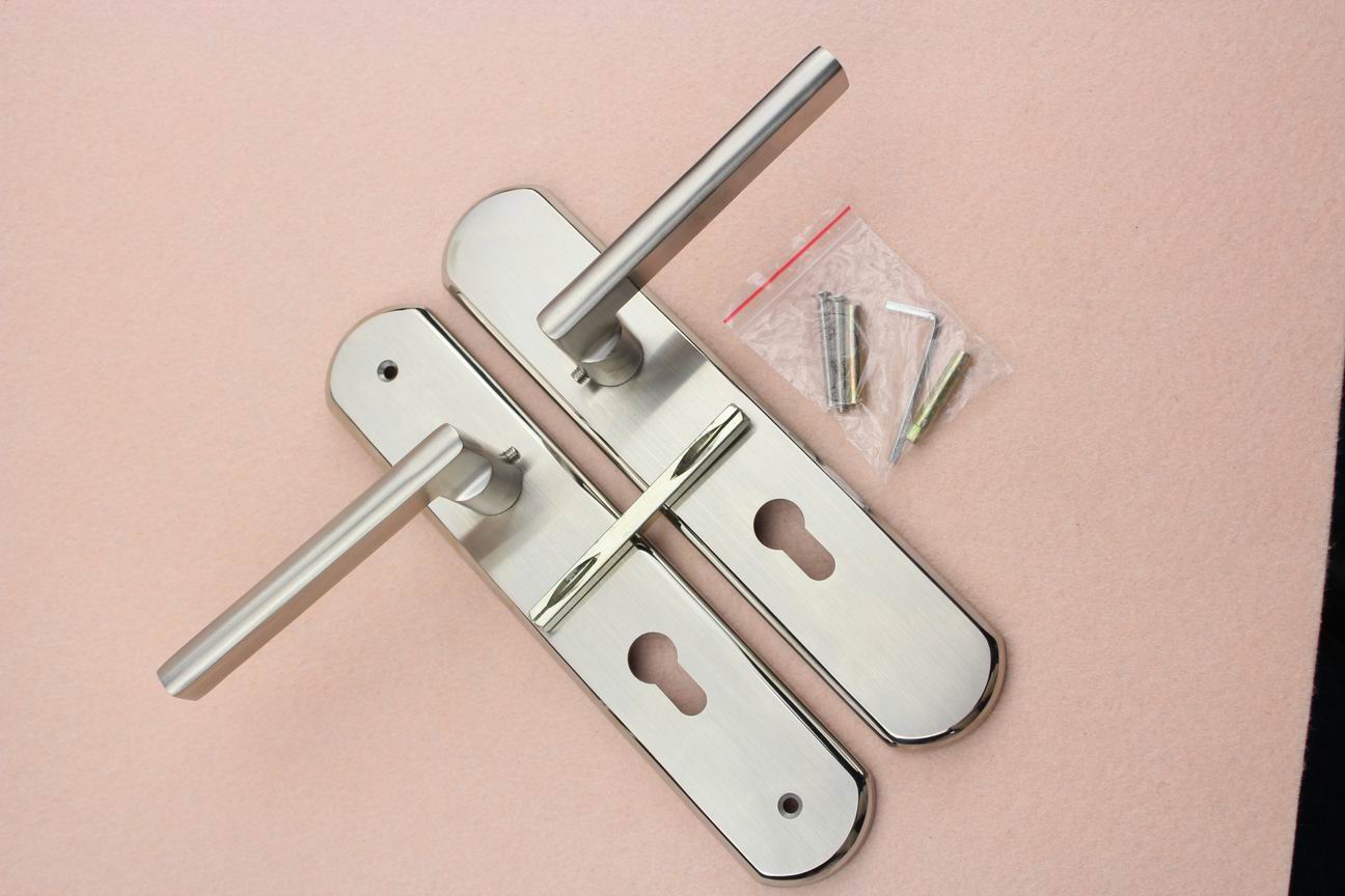 High quality timber door room 72/85mm center distance lever door lock handle