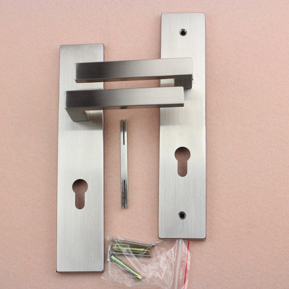 Effective Delivery Door Handleset with Lock Plate in Satin Nickel